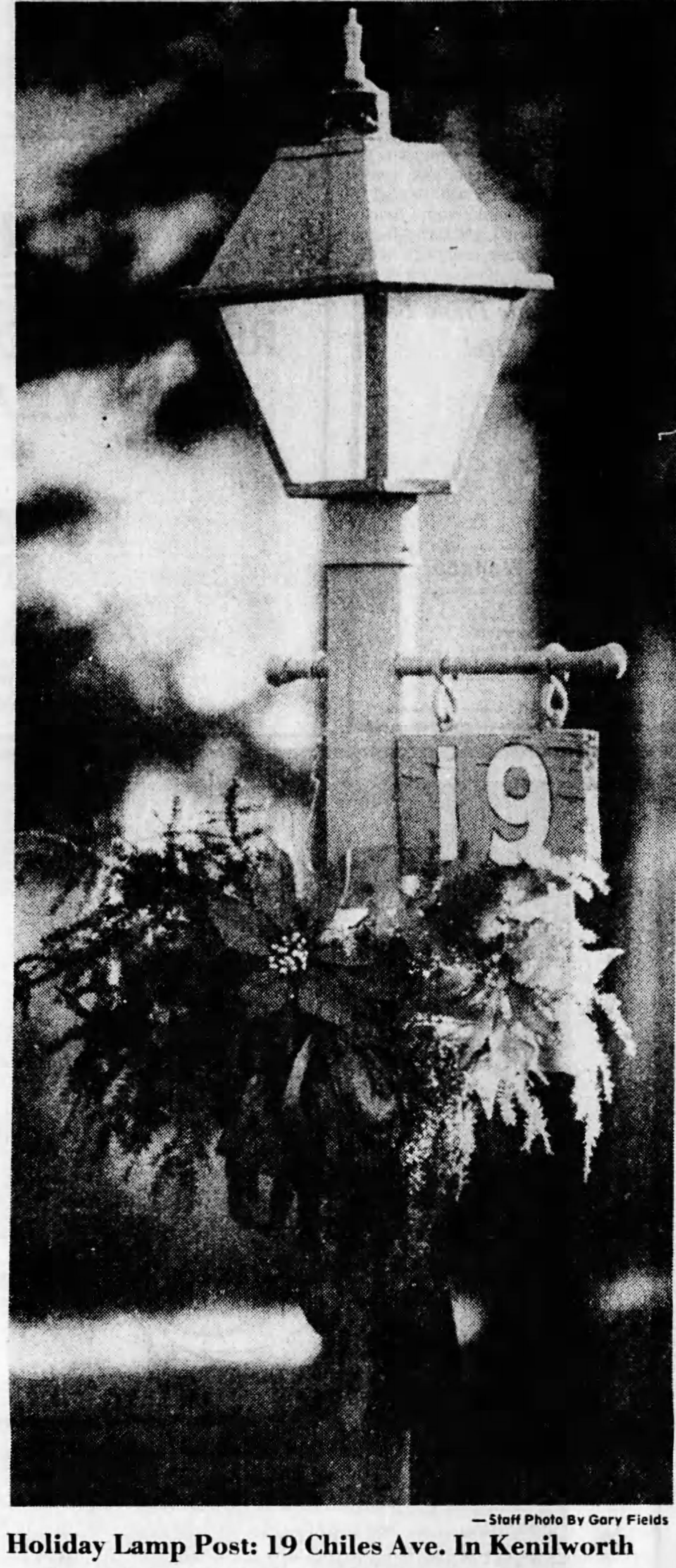 19 nChiles Ave Holiday Lamp Post Asheville_Citizen_Times_Sat__Dec_25__1982_